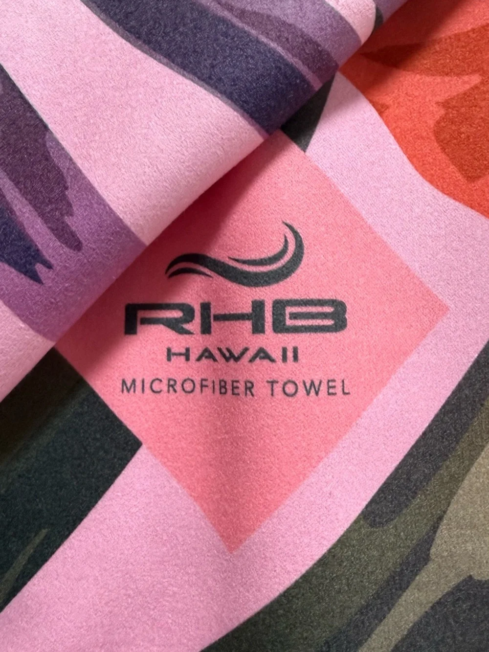 RHB Hawaii Microfiber Beach Towel with  Drawstring Pouch - NWT